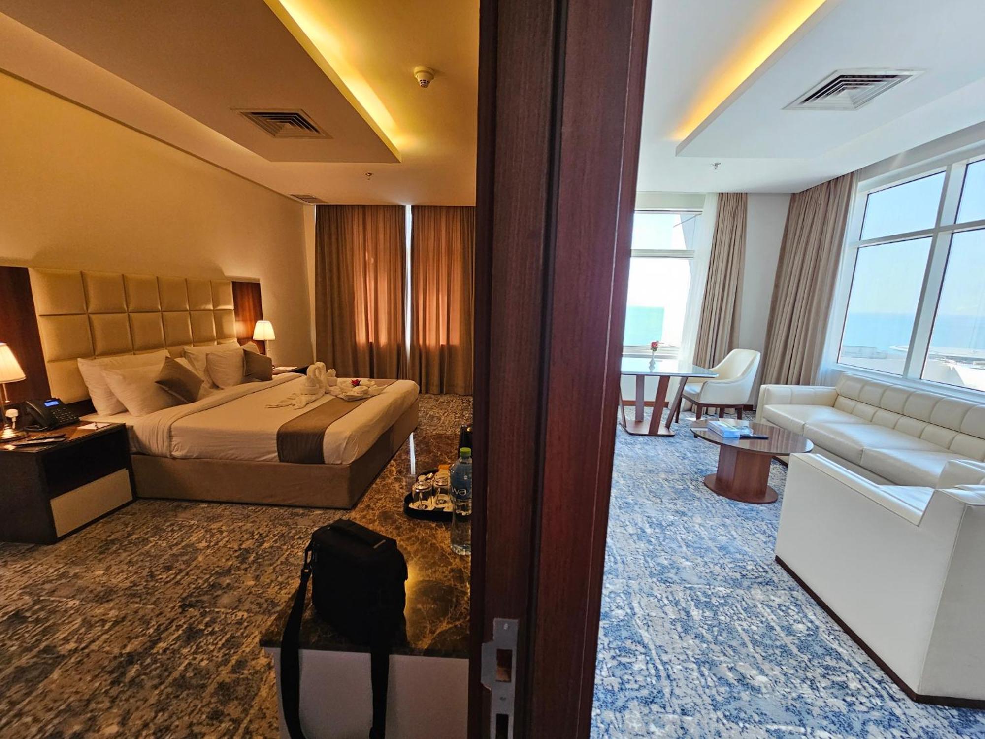 Dolphin Continental Hotel Kuwait City Bagian luar foto